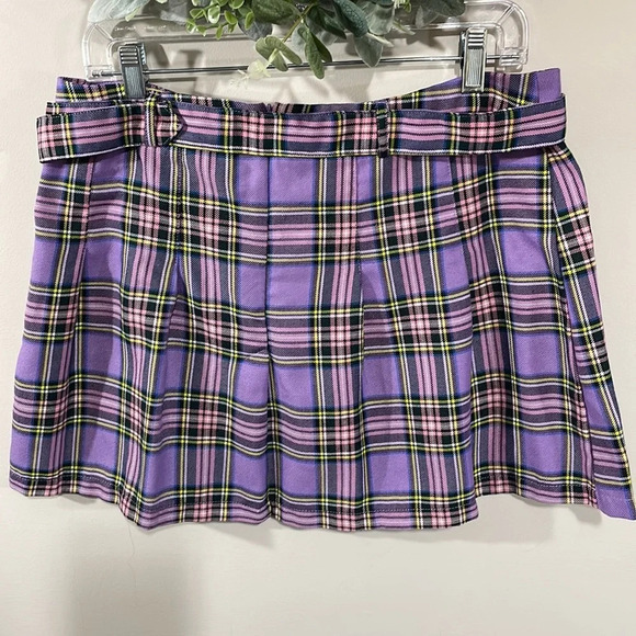 Almost Famous Grommet Belt Plaid Pleated High Rise Mini Skirt Purple Pink L - Picture 4 of 13